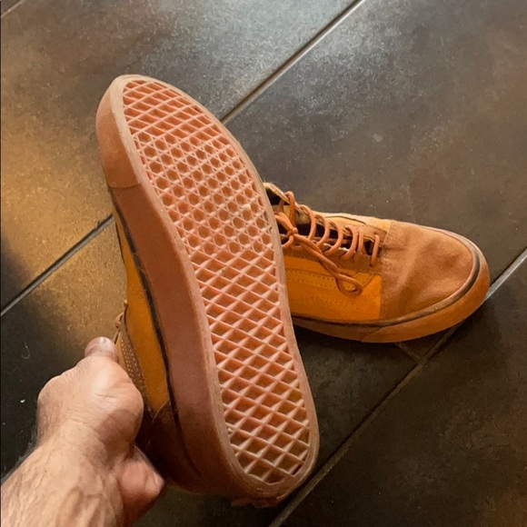 Leather vans - Picture 2 of 4